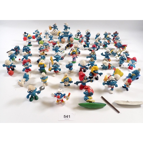 541 - A collection of 65 Peyo/Schleich Smurfs