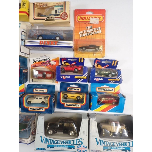 556 - A mixed box of die cast vehicles all boxed including Matchbox MB20 Volvo container, MB-11 Lamborghin... 