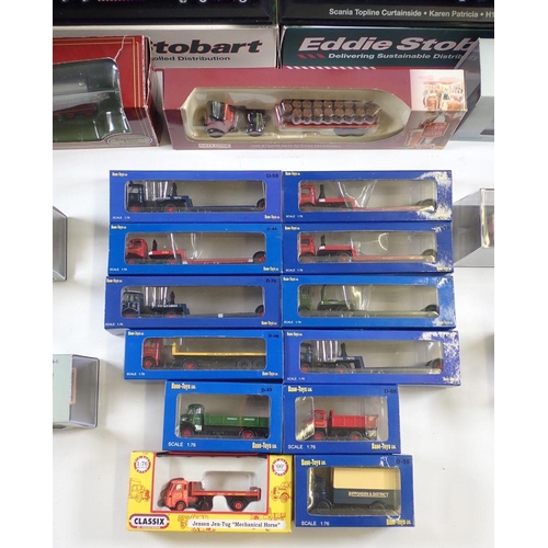 562 - A box of various die cast trucks including Oxford, Gilbow, Classix by Pocketbond, Base Toys and Atla... 