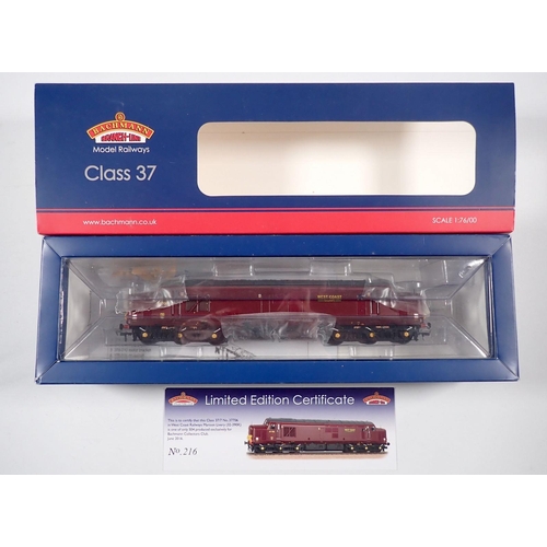 572 - A Bachmann 00 gague 32-390K Class 37 diesel locomotive No 37706 West Coast railways maroon, exclusiv... 