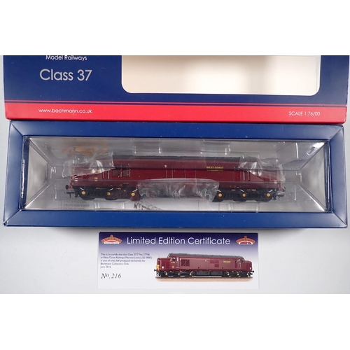 572 - A Bachmann 00 gague 32-390K Class 37 diesel locomotive No 37706 West Coast railways maroon, exclusiv... 