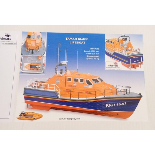 589 - A model Slipway RNLI Tamar class lifeboat kit 1:16 length approx 100cm - boxed unassembled, appears ... 