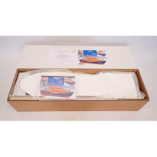 589 - A model Slipway RNLI Tamar class lifeboat kit 1:16 length approx 100cm - boxed unassembled, appears ... 