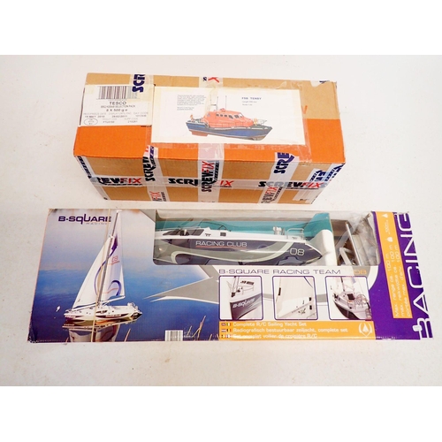 604 - A B-Square Racking Team remote control sailing yacht, Racking Club 08 - boxed, length 55cm plus a RS... 