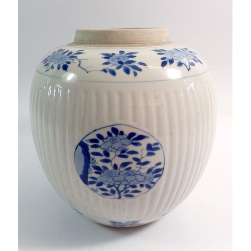 75 - A 19th century Chinese blue and white large ribbed ginger jar painted flowers (no lid) 22cm tall x 2... 