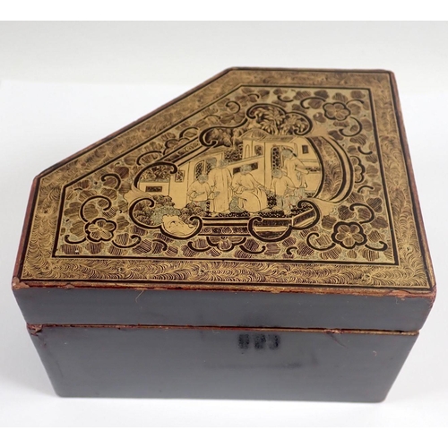 853 - A Chinoiserie gold and lacquered five sided tea box, 11 x 9 x 7cm