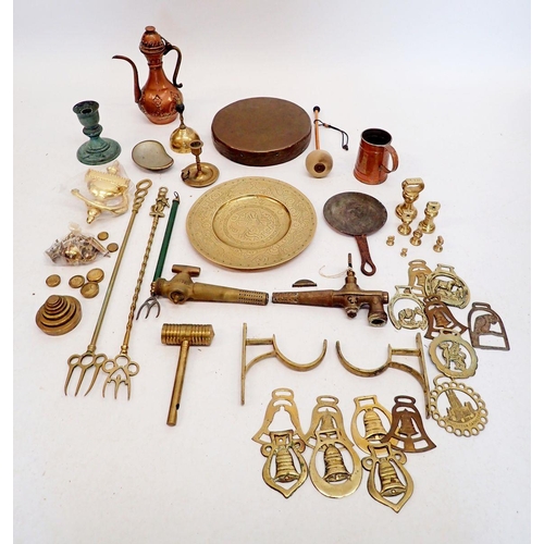 883 - A box of brass and copper including gong with beater, Arabic teapot etc.