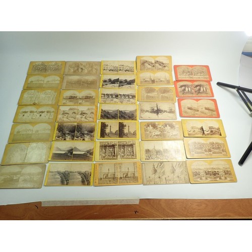 843 - A stereoscope and 72 slides including USA, British Honduras, North Wales etc.