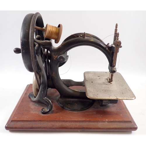 1106 - A Willcox & Gibbs Edwardian sewing machine