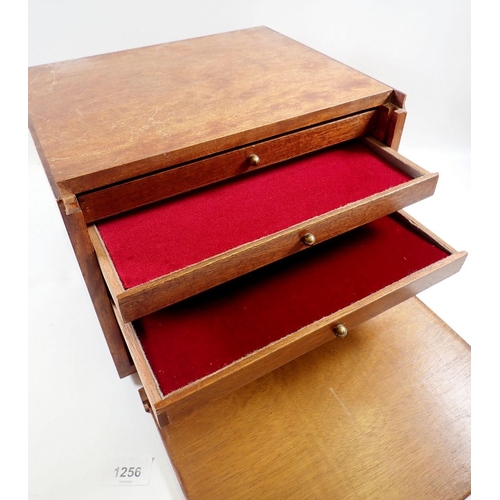 1256 - A mahogany collectors cabinets comprising seven drawers and slide out front, 30.5 x 20.5 x 25cm