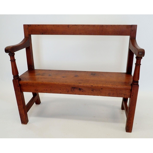 1341 - A Victorian mahogany small hall bench, 99.5cm wide