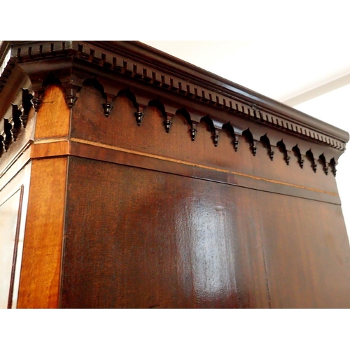 1368 - A fine 19th century George III style mahogany secrétaire chest on chest with satinwood inlaid patera... 