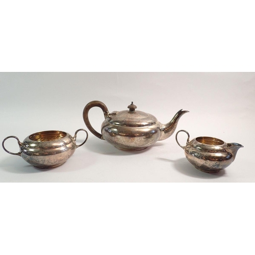 197 - A silver three piece tea service, London 1916 by C W Fletcher, total weight 860g