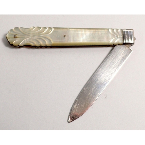 281 - A silver and mother of pearl folding fruit knife, Sheffield 1844, 8cm