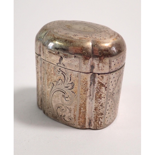 289 - A Dutch 19th century silver cachou box with engraved foliage decoration, lion mark to base, 4cm tall