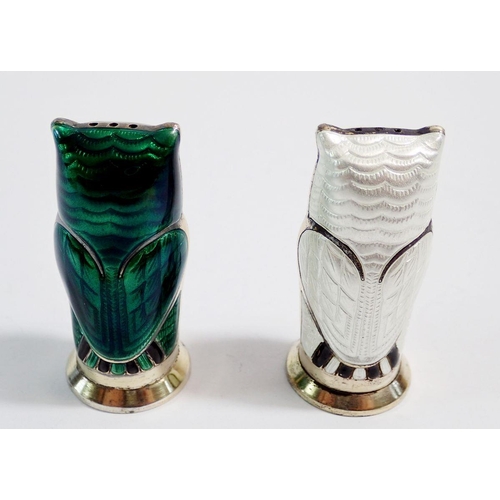 305 - A Norwegian David Andersen silver and enamel owl form salt and pepper in white and green, 5.5cm