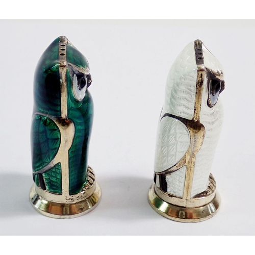 305 - A Norwegian David Andersen silver and enamel owl form salt and pepper in white and green, 5.5cm