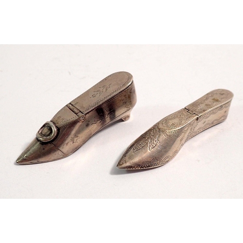 324 - Two 19th century miniature silver shoe form snuff boxes, longest 5.5cm, 20.5g