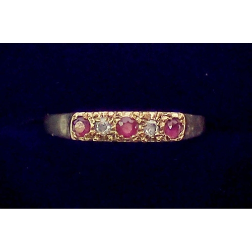 365 - A 9 carat gold ring set three rubies and two diamonds, size S, 2.1g