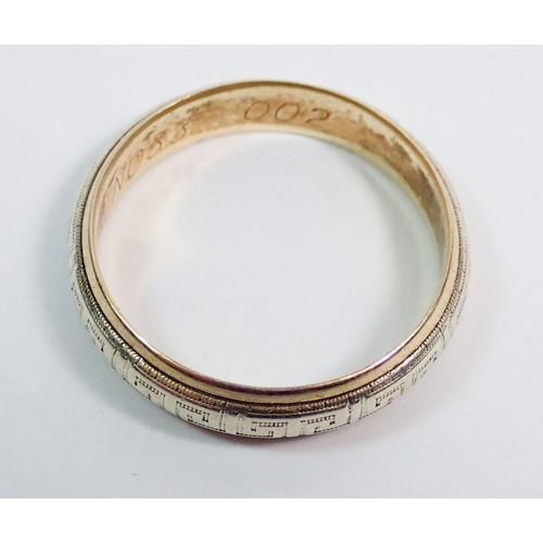 368 - A 9 carat gold buckle ring, size M, 3.1g