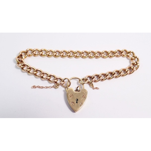 441 - A 9 carat gold bracelet with heart padlock, chain 18cm long, 21g