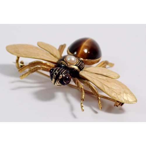 478 - A French yellow metal insect form brooch set tigers eye with enamel head and wings, inset pearl, 4.5... 