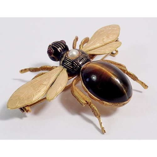 478 - A French yellow metal insect form brooch set tigers eye with enamel head and wings, inset pearl, 4.5... 