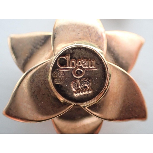 525 - A Clogau 9 carat rose gold daffodil pendant/charm on yellow metal clasp, boxed with COA, 3g, daffodi... 