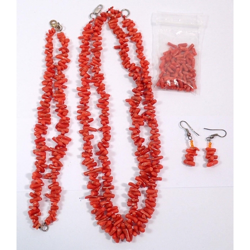 536 - A Victorian coral necklace, bracelet and pair of earrings