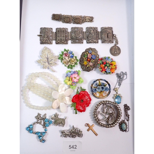 542 - A box of vintage costume jewellery