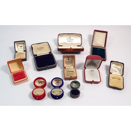 563 - A group of antique and vintage jewellery boxes