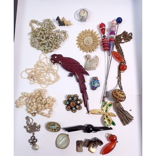 572 - A box of costume jewellery including a parrot brooch by Buch Deichmann Copenhagen, Denmark, shell ne... 