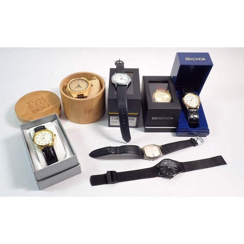 585 - A group of gentleman's watches including Skagen Titanium, Seiko, Sekonda etc - most boxed