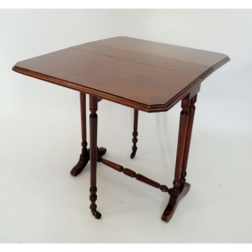 1258 - An Edwardian mahogany Sutherland table, 54 x 65cm open