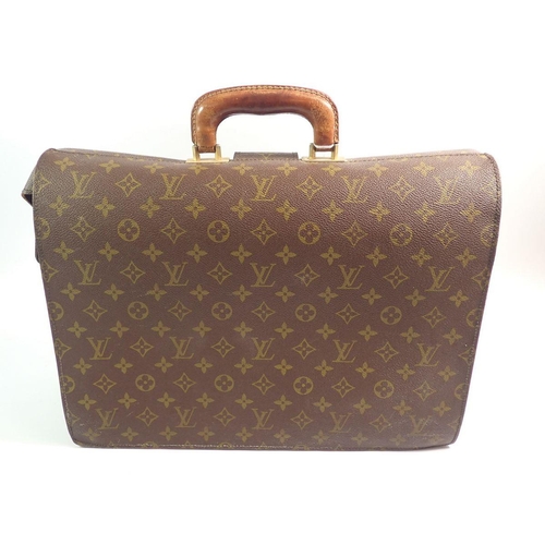 1269 - A Louis Vuitton briefcase