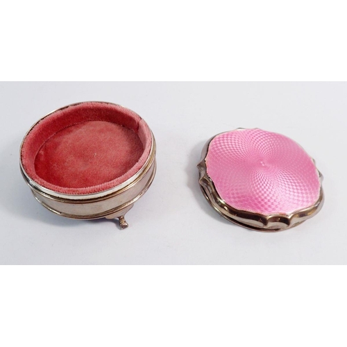 290 - A silver and pink enamel trinket box on cabriole legs, Birmingham 1926, 8 x 8 x 4.5cm