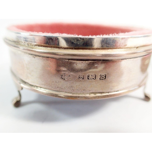 290 - A silver and pink enamel trinket box on cabriole legs, Birmingham 1926, 8 x 8 x 4.5cm