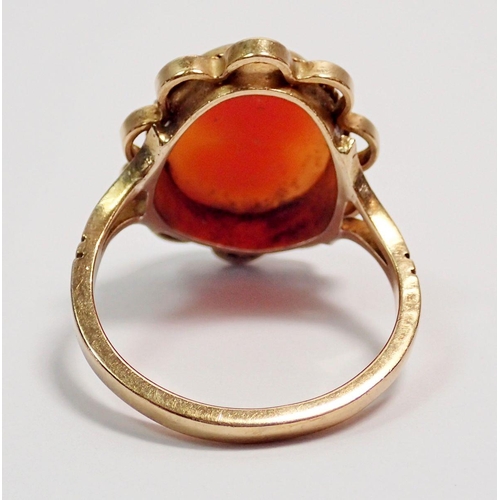 387 - A 9 carat gold ring set cameo, size K, 3.2g