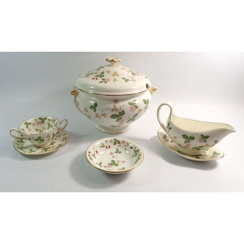 61 - A Wedgwood Wild Strawberry dinner service service comprising:- large soup tureen, two square serving... 