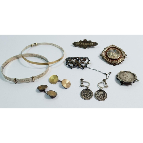 624 - A group of silver jewellery including three Edwardian brooches plus gold fronted cufflinks and simil... 