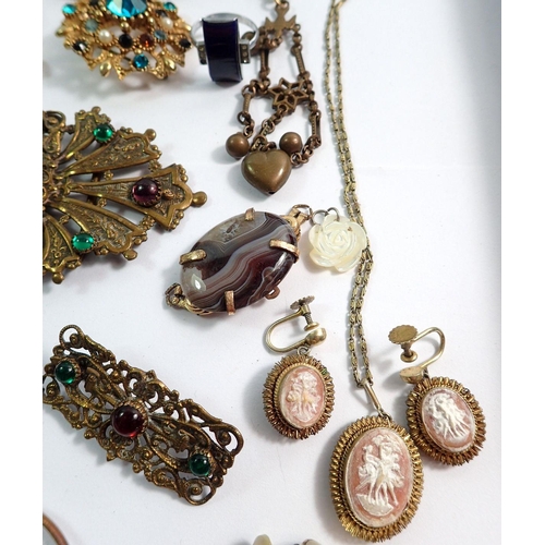 645 - A box of antique costume jewellery