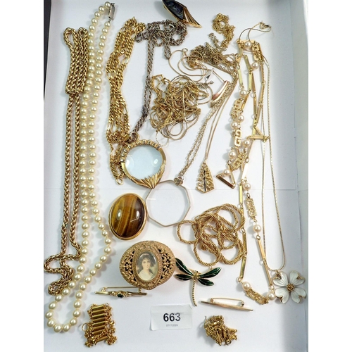 663 - A box of various costume jewellery including necklaces etc.