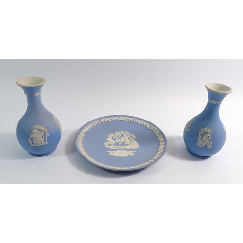 81 - Two Wedgwood Jasperware vases, 13cm tall and a plate 'Mother 1986'