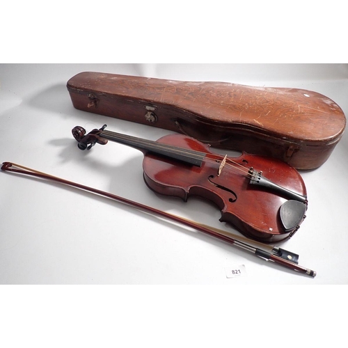 821 - A 19th century German violin and bow in fitted case, 14 3/8