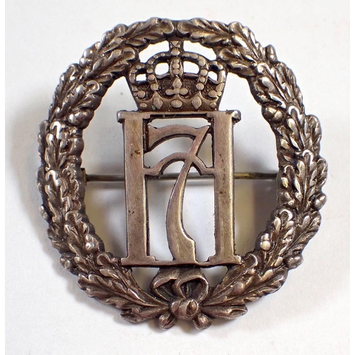 840 - A WWII Free Norweigian Forces silver cap badge, King Haakon VII 'H7' withing oak wreath, Birmingham ... 