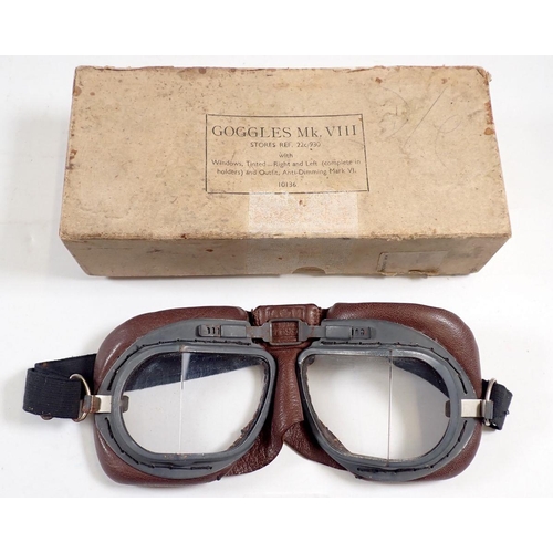 870 - A set of WWII RAF flying goggles Mk VIII with orignal box