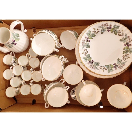 9 - A Royal Worcester Lavinia suite of tea, coffee and dinner ware from the Dorchester Hotel comprising ... 