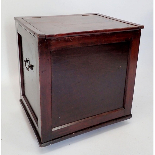 1134 - A 19th century mahogany large box with carrying handles 59x49.5x69cm