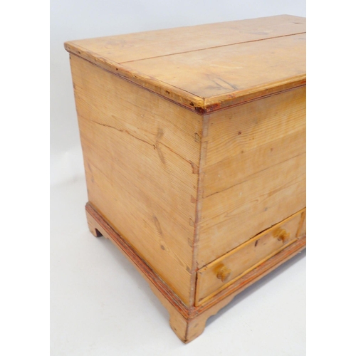 1169 - An antique pine mule chest with two drawers fitted to base, 92cm wide