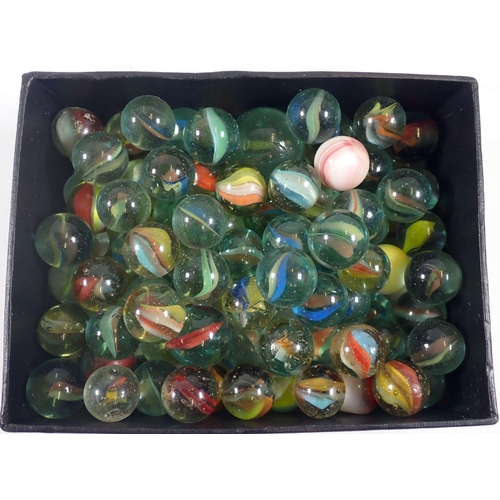 1222 - Various glass marbles